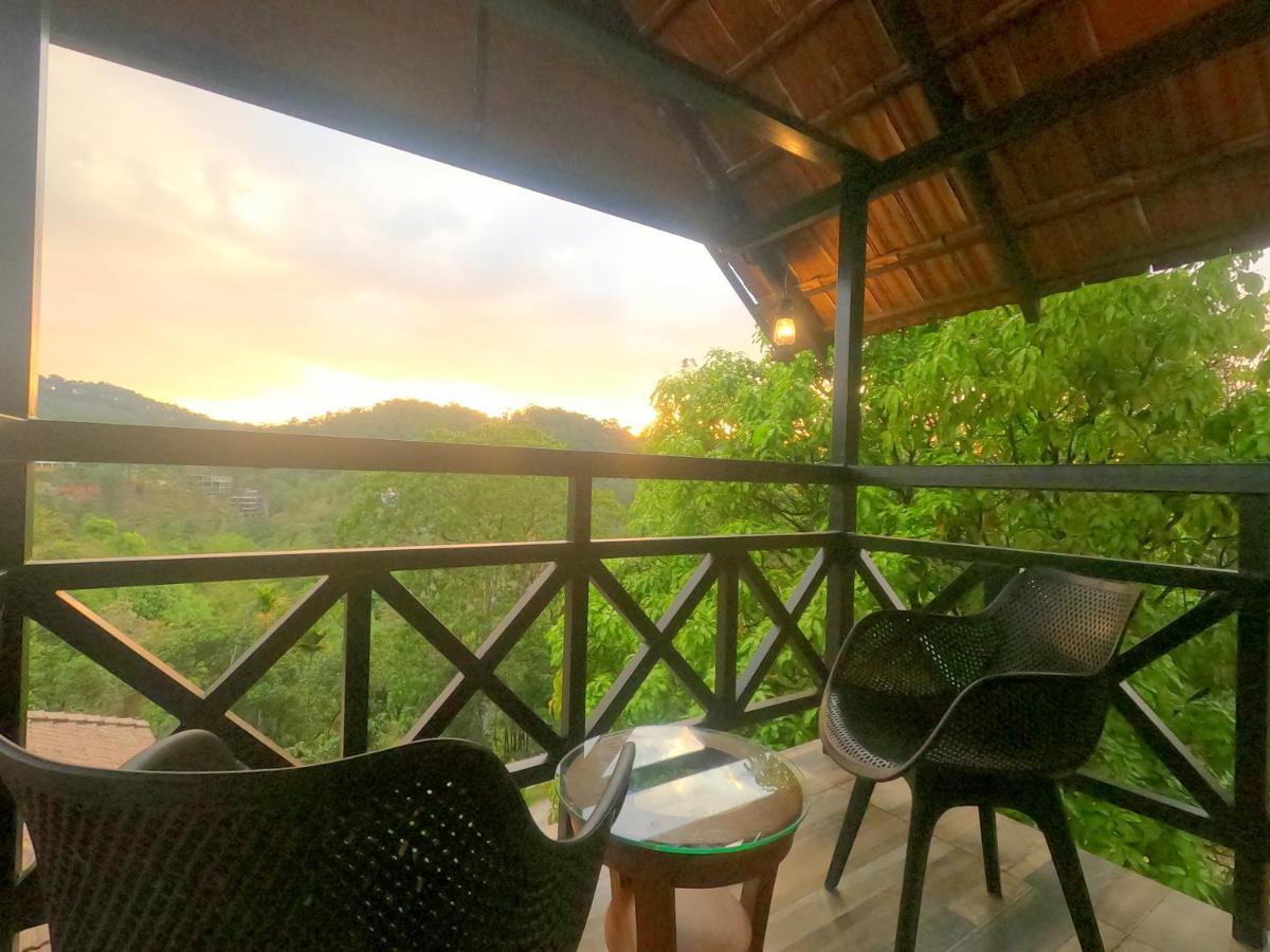 Hotel The Wild Trails Clarks Exotica , Munnar Extérieur photo