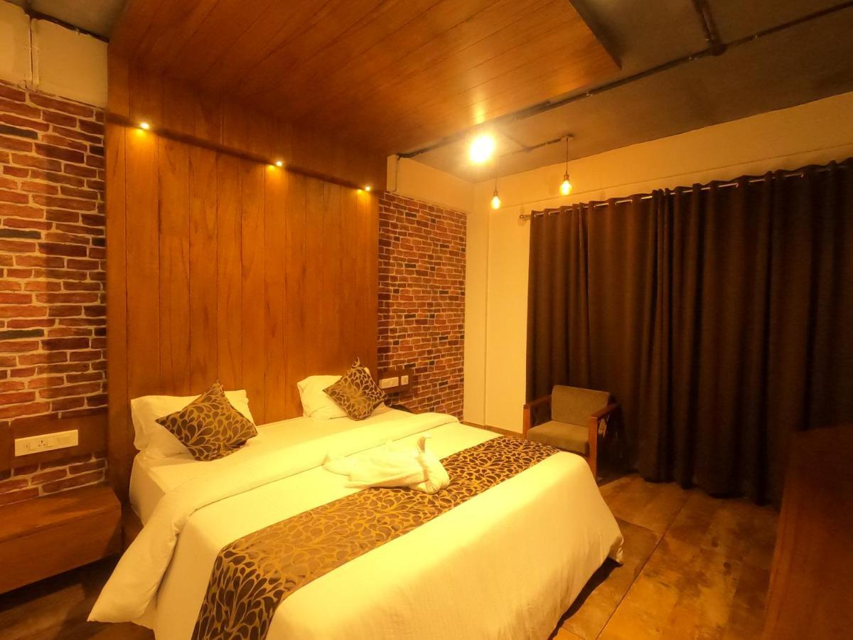 Hotel The Wild Trails Clarks Exotica , Munnar Extérieur photo